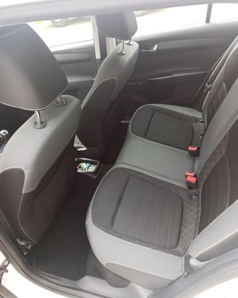 Skoda Fabia cena 39500 przebieg: 120000, rok produkcji 2018 z Warszawa małe 56